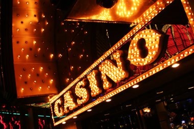 Teen Patti live table on corong 99 with dealer, cards, and betting interface